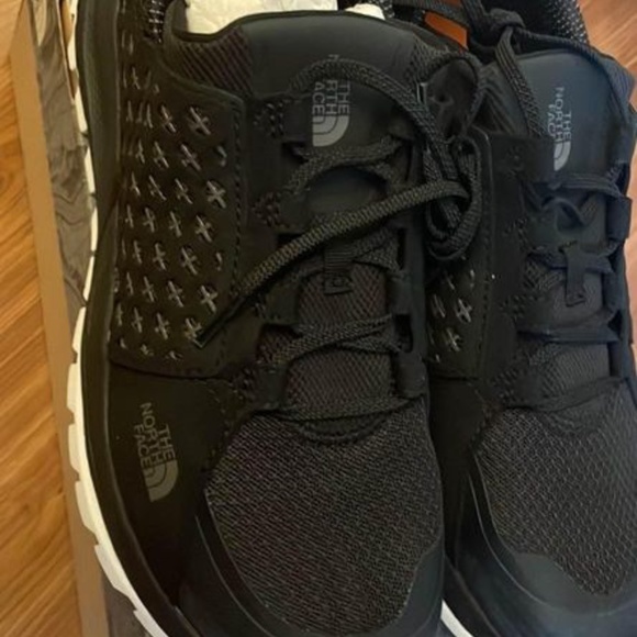 BRAND NEW women the north face mountain sneakers shoes size US 9 - Picture 5 of 6